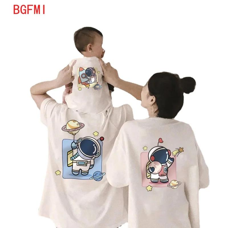 Summer Clothing Looks - 2歳から12歳までの子供向けのカジュアルなtシャツ,家族向けのマッチング衣装,半袖の夏服